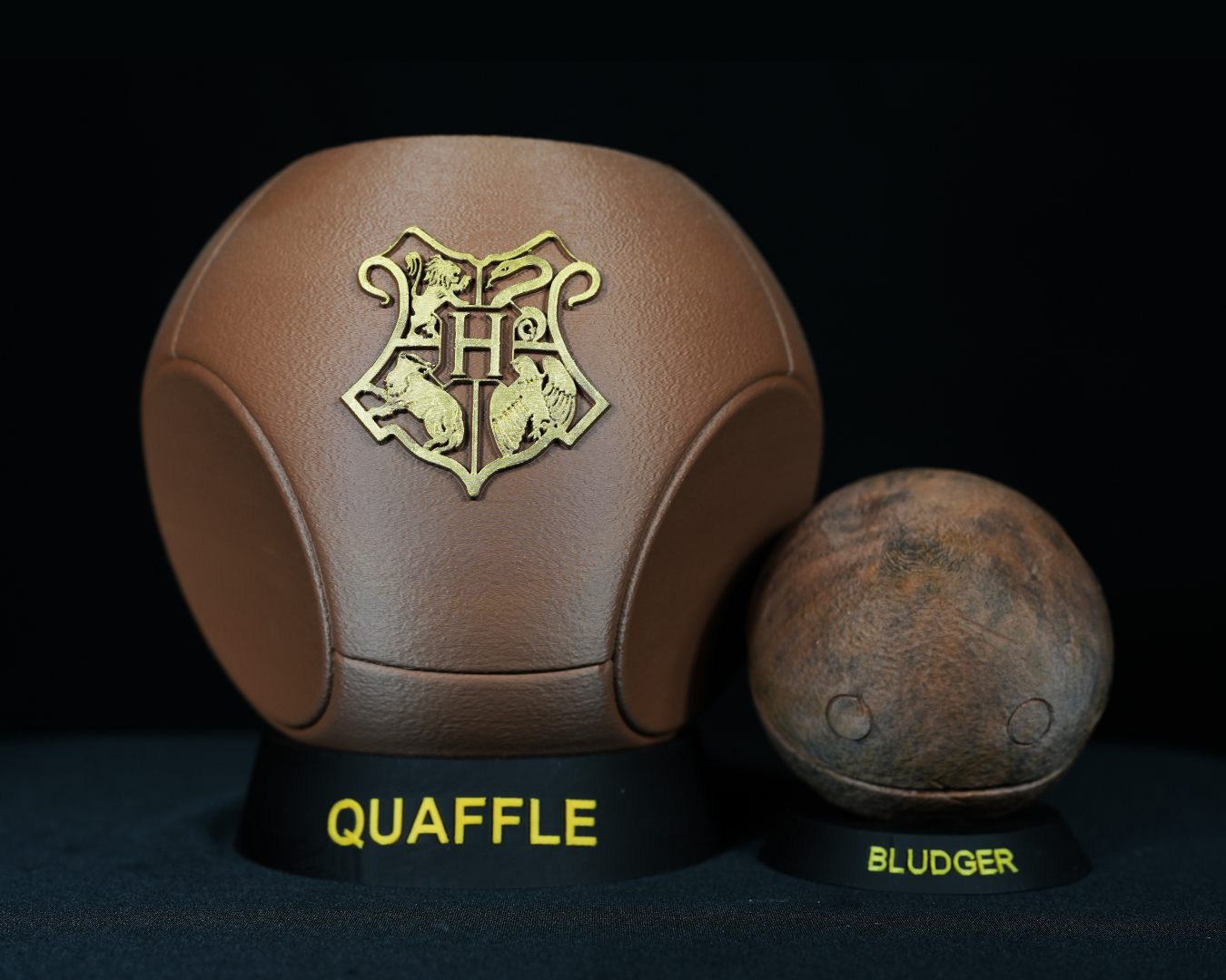 Set Quidditch Completo – Mazza, Bolide e Pluffa | Repliche Artigianali da Collezione